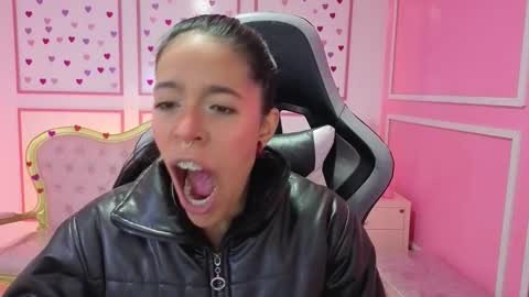 Stephania online show from 09/26/25, 11:36