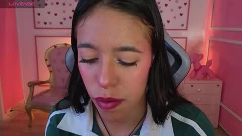 Stephania online show from 10/09/25, 01:20