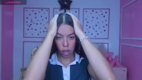 Stephania online show from 11/04/25, 12:37