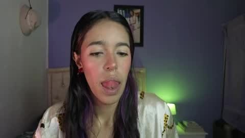 Stephania online show from 03/24/26, 05:40