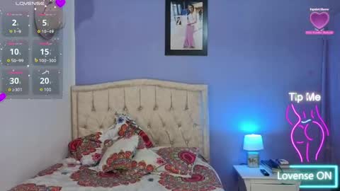 Stephania online show from 05/25/26, 05:19