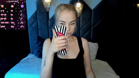 Snapshot of stephanie_sea chatting on 01/26/25, 01:47 Stephanie Sea online show from 01/26/25, 01:47