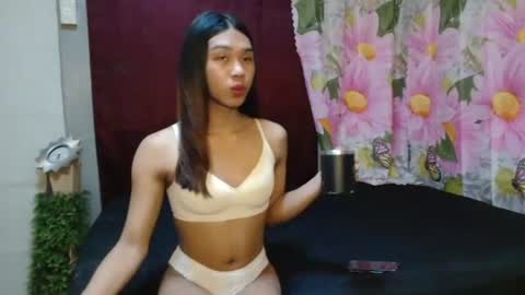 Snapshot of stephanie_zee chatting on 06/25/26, 11:26 stephanie_zee online show from 06/25/26, 11:26