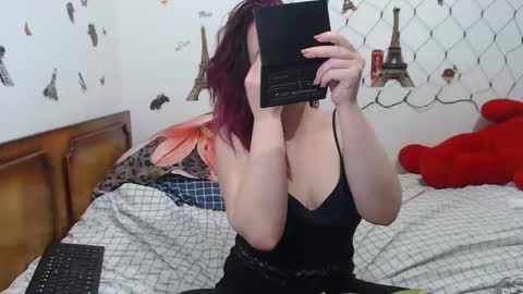 Snapshot of stephaniewild chatting on 03/04/25, 05:42 Stephanie online show from 03/04/25, 05:42