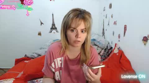 Snapshot of stephaniewild chatting on 12/04/25, 11:08 Stephanie online show from 12/04/25, 11:08