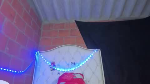 Snapshot of stephany_doll_ chatting on 10/25/25, 11:43 Anny online show from 10/25/25, 11:43