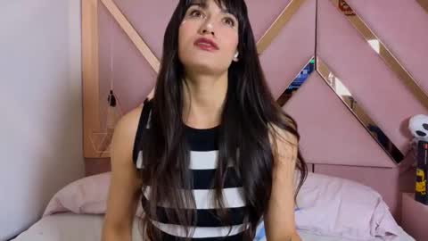 Snapshot of stephany_grand chatting on 11/01/25, 05:48 stephany_grand online show from 11/01/25, 05:48