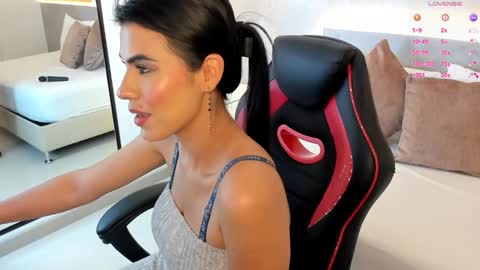 Snapshot of stephanya_ chatting on 10/23/25, 07:34 S T E P H A N Y A online show from 10/23/25, 07:34