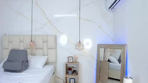 Stefanny online show from 03/04/25, 01:01