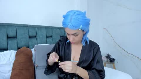 Stefanny online show from 11/21/25, 12:10