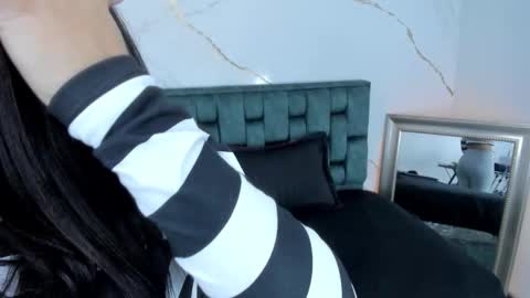 Stefanny online show from 11/23/25, 12:54