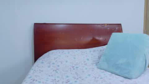 Stephany online show from 10/06/25, 03:59