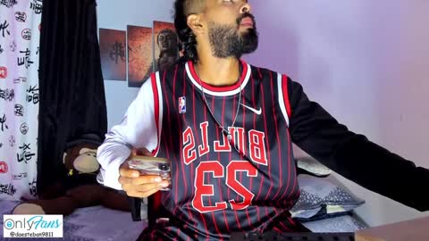 Snapshot of stephenbrown_ chatting on 01/07/25, 11:35 ................ online show from 01/07/25, 11:35