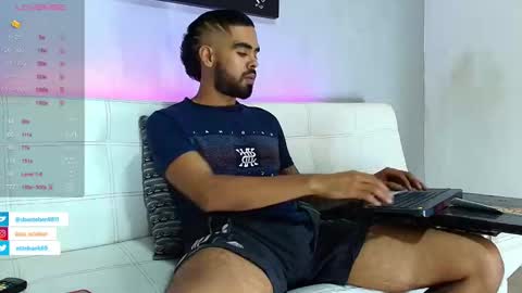 Snapshot of stephenbrown_ chatting on 02/19/25, 04:23 ................ online show from 02/19/25, 04:23