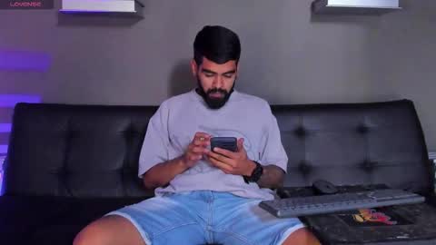 Snapshot of stephenbrown_ chatting on 09/27/25, 07:52 ................ online show from 09/27/25, 07:52