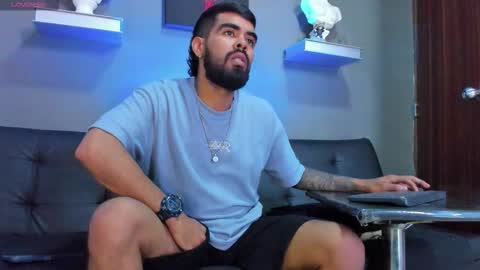 Snapshot of stephenbrown_ chatting on 11/11/25, 05:02 ................ online show from 11/11/25, 05:02