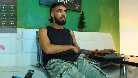 Snapshot of stephenbrown_ chatting on 11/26/25, 02:23 ................ online show from 11/26/25, 02:23