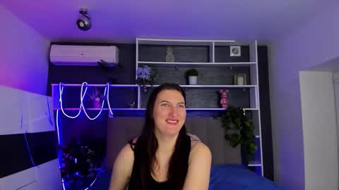 Stephie online show from 02/25/26, 06:39