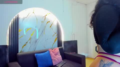 Snapshot of stephy_anzel chatting on 11/07/25, 08:42 stephy_anzel online show from 11/07/25, 08:42