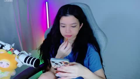 Snapshot of stephybrown chatting on 11/17/25, 11:21 stephy online show from 11/17/25, 11:21