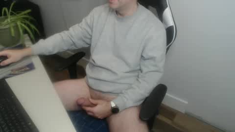 steve_oo8 online show from 02/04/25, 12:55