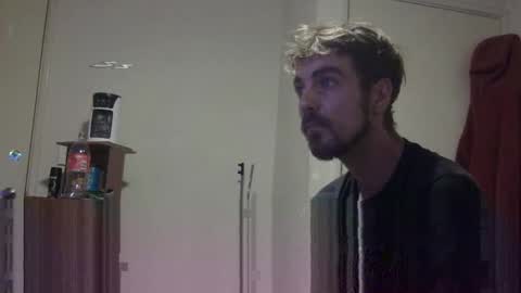 Snapshot of steveaussie chatting on 02/09/25, 01:25 Australian420 online show from 02/09/25, 01:25