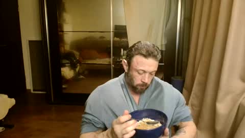 Snapshot of stevebulkzor chatting on 10/28/25, 10:12 Steve Oakenshield son of John son of Vasyl online show from 10/28/25, 10:12