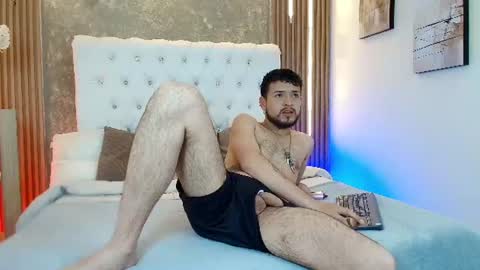 Snapshot of steven_skiing chatting on 06/26/26, 04:28 STEVEN online show from 06/26/26, 04:28