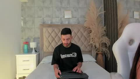 stevenandlaura_ online show from 05/22/26, 08:47