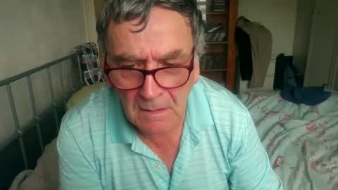 Snapshot of stevencharles54 chatting on 11/07/25, 10:48 slave for computer control online show from 11/07/25, 10:48