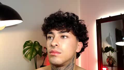 Snapshot of stevennavarro chatting on 03/16/26, 05:44 Daniel Steven Navarro online show from 03/16/26, 05:44