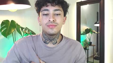 Snapshot of stevennavarro chatting on 03/21/26, 02:27 Daniel Steven Navarro online show from 03/21/26, 02:27
