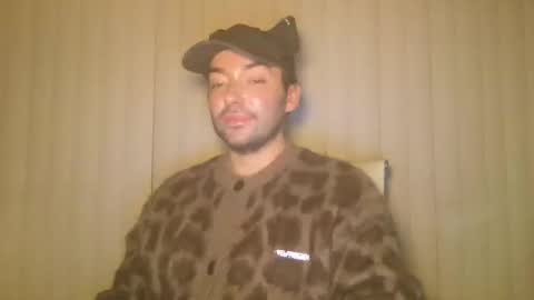 Snapshot of stevey_94 chatting on 10/31/25, 11:17 gay tease online show from 10/31/25, 11:17