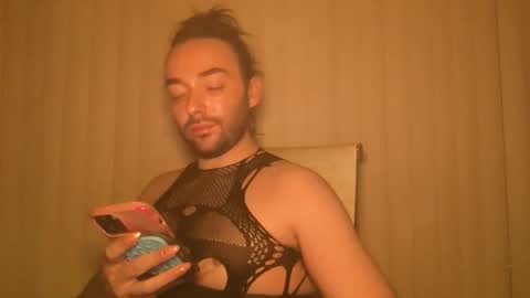 Snapshot of stevey_94 chatting on 11/05/25, 05:40 gay tease online show from 11/05/25, 05:40