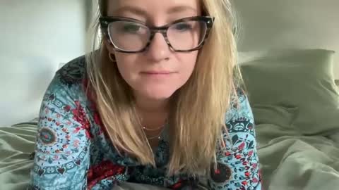 Snapshot of steviegirl4u chatting on 02/04/25, 05:12 StevieGirl4U online show from 02/04/25, 05:12