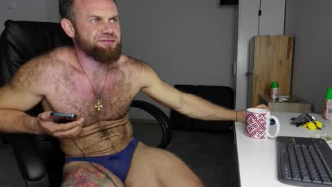 Snapshot of stewart_benzo chatting on 10/25/25, 01:07 Stewart Barnz online show from 10/25/25, 01:07