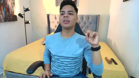 Snapshot of stewart_mateo_ chatting on 09/24/25, 02:48 stewart online show from 09/24/25, 02:48