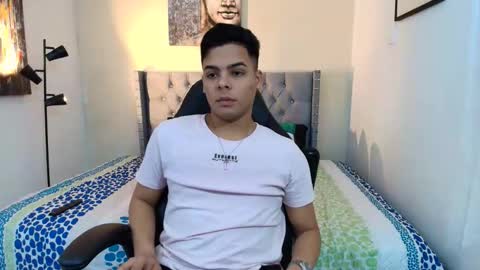 Snapshot of stewart_mateo_ chatting on 10/19/25, 02:12 stewart online show from 10/19/25, 02:12