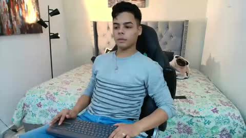 Snapshot of stewart_mateo_ chatting on 10/21/25, 02:01 stewart online show from 10/21/25, 02:01