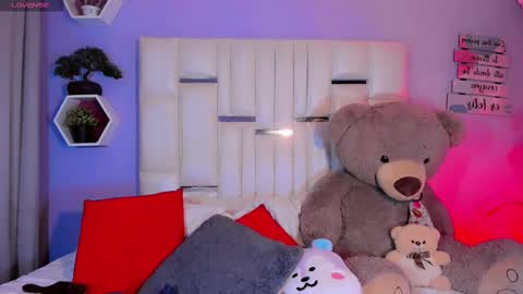 Snapshot of steyseequeen chatting on 11/02/25, 07:22 Steisee Reyes online show from 11/02/25, 07:22