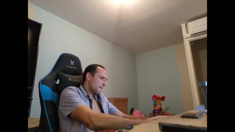 Snapshot of stickolive1 chatting on 09/11/25, 10:21 stickolive1 online show from 09/11/25, 10:21