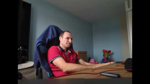 Snapshot of stickolive1 chatting on 09/30/25, 10:20 stickolive1 online show from 09/30/25, 10:20