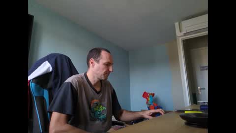 Snapshot of stickolive1 chatting on 10/08/25, 01:42 stickolive1 online show from 10/08/25, 01:42