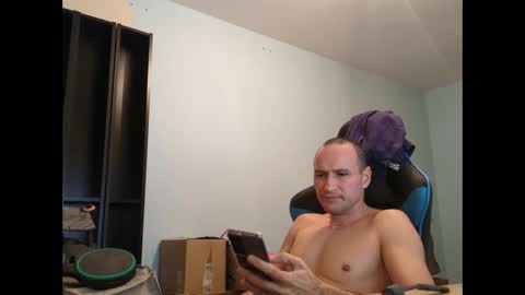 Snapshot of stickolive1 chatting on 10/22/25, 08:30 stickolive1 online show from 10/22/25, 08:30