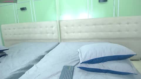 Snapshot of stickxcandy chatting on 01/04/25, 11:43 StickXCandy online show from 01/04/25, 11:43