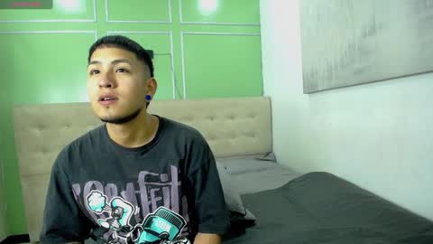 Snapshot of stickxcandy chatting on 01/08/25, 11:43 StickXCandy online show from 01/08/25, 11:43