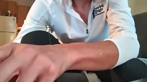 Snapshot of stickymouse45 chatting on 10/15/25, 06:13 stickymouse45 online show from 10/15/25, 06:13