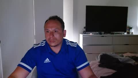 Snapshot of stiffmeister94 chatting on 05/31/26, 11:28 Axel online show from 05/31/26, 11:28