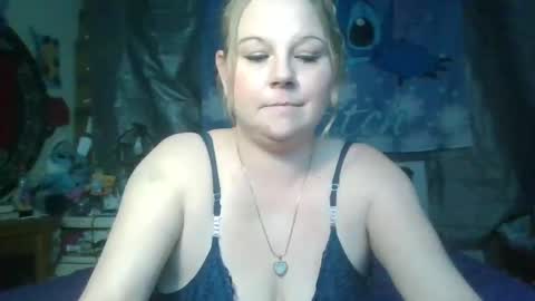 Snapshot of stitchsunshine85 chatting on 02/04/25, 06:46 Tasha and Drew online show from 02/04/25, 06:46
