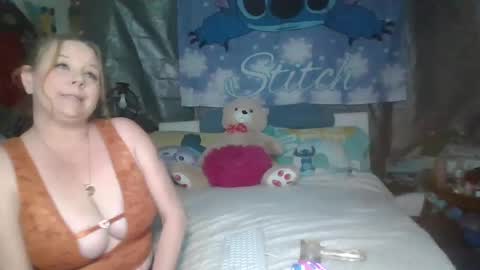 Snapshot of stitchsunshine85 chatting on 03/06/25, 06:08 Tasha and Drew online show from 03/06/25, 06:08